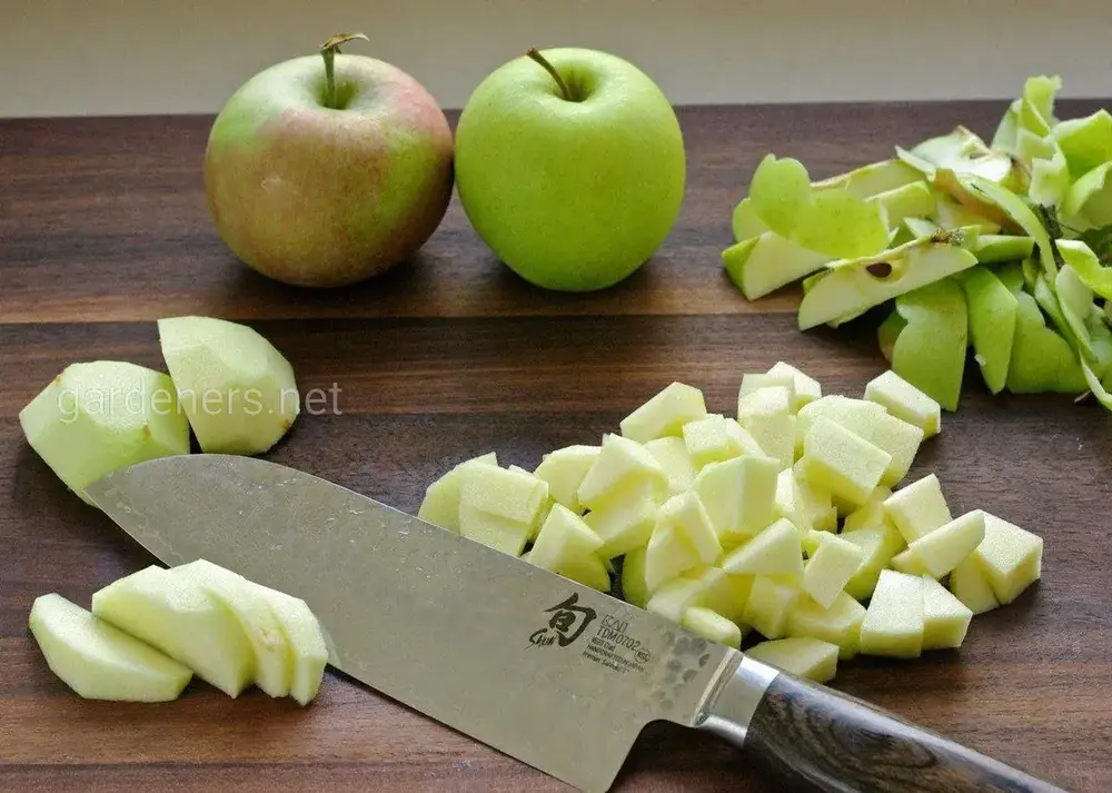 Карамелизированные яблоки для начинки