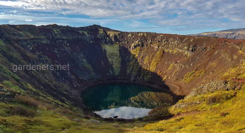 Керид — кратерное озеро на юге Исландии