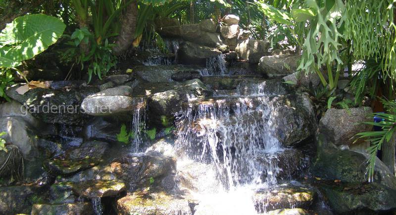 Устройство садового водопада