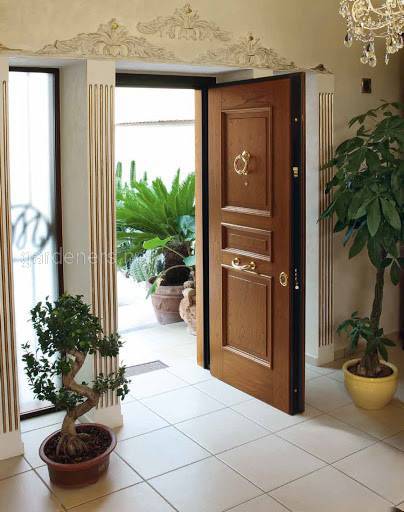 Двери для частного дома