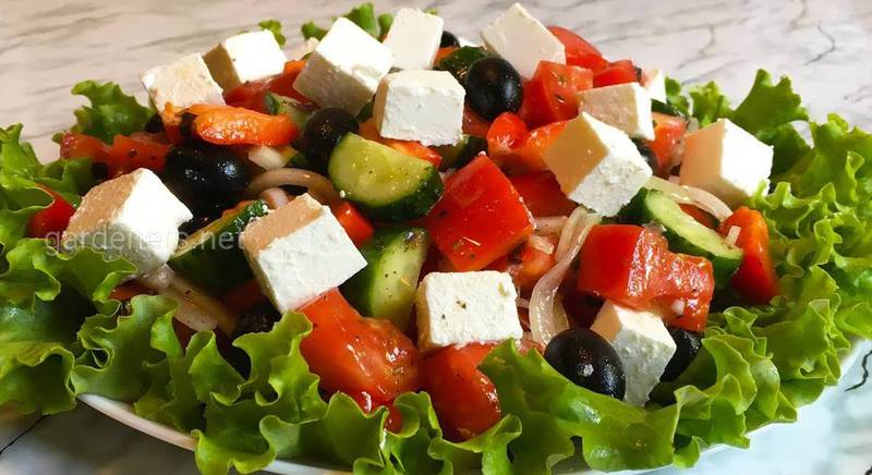 Греческий салат с сыром фета. Рецепт