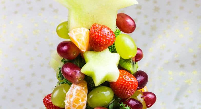 Елка из фруктов и овощей на Новый год